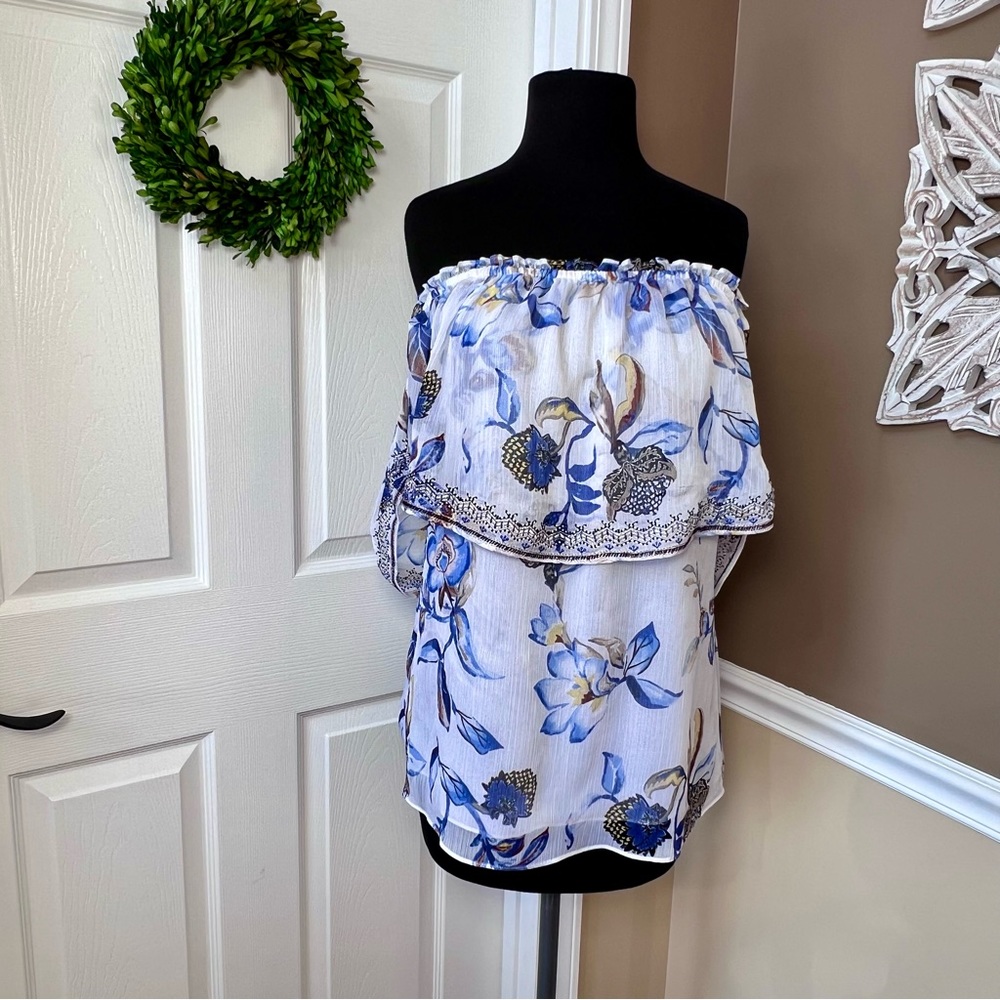 ⭐️ White House Black Market Off-The-Shoulder Printed Embroidered Top MEDIUM